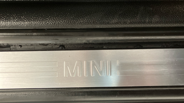 MINI Hatchback 1.5 Cooper Exclusive Premium Plus 5dr Auto Petrol Hatchback